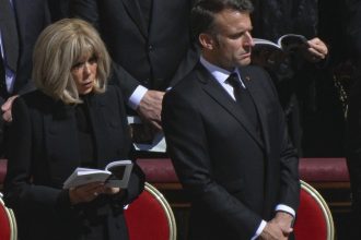 emmanuel macron acuzat ca se amesteca in treburile conclavului pentru alegerea noului papa 6814cb3969d67