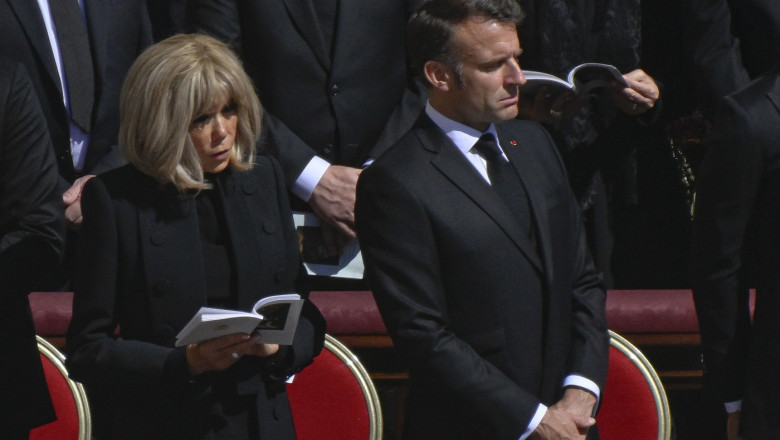 emmanuel macron acuzat ca se amesteca in treburile conclavului pentru alegerea noului papa 6814cb3969d67