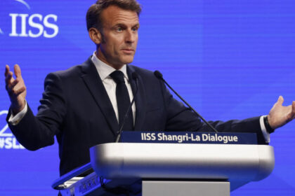 emmanuel macron duce o cruciada impotriva statului evreu acuza israelul fara indoiala sarbatoarea sa nationala va fi 7 octombrie 6839d294c9b71