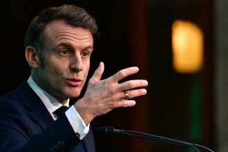 emmanuel macron dupa propunerea la negocieri directe a lui putin o prima miscare dar insuficienta 68206cefd79d5