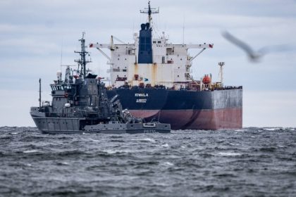 estonia a incercat sa retina un petrolier din flota fantoma a rusiei nava a refuzat cooperarea si si a continuat calatoria 6825947d392d1