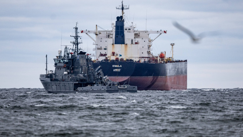 estonia a incercat sa retina un petrolier din flota fantoma a rusiei nava a refuzat cooperarea si si a continuat calatoria 6825947d392d1