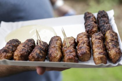 exclusiv care sunt diferentele intre micii romanesti turcesti si cei de la sarbi specialist in gastronomie nu e un preparat complicat 6814cdc845a88