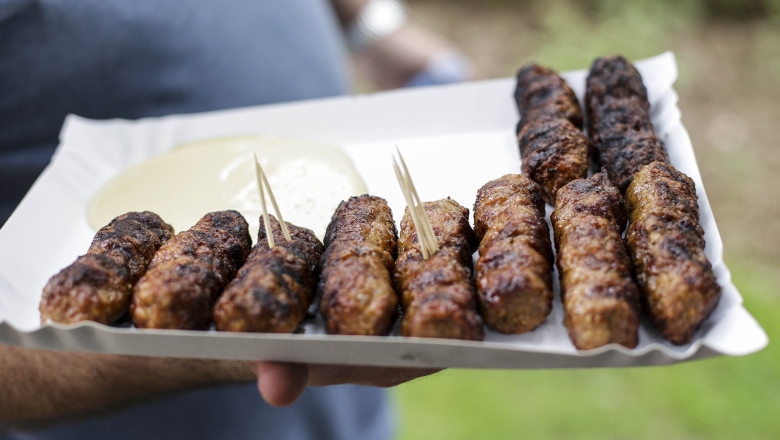 exclusiv care sunt diferentele intre micii romanesti turcesti si cei de la sarbi specialist in gastronomie nu e un preparat complicat 6814cdc845a88