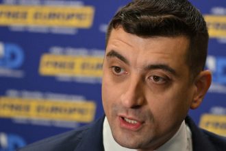 exclusiv simion spune ca vrea sa reduca reduca cu 500 000 numarul bugetarilor din institutiile statului 681a5a5491acf