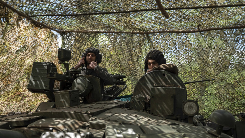 fortele de aparare ale ucrainei in ciuda armistitiului declarat de putin inclestarile pe front continua unde se dau lupte grele 681c87ae007f0