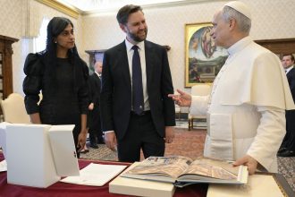 foto papa leon al xiv lea l a primit in audienta pe vicepresedintele american jd vance despre ce au discutat cei doi 682b1af1bf936