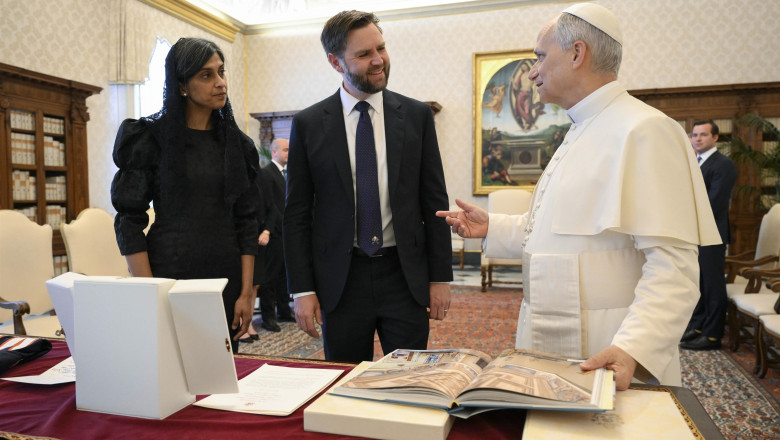 foto papa leon al xiv lea l a primit in audienta pe vicepresedintele american jd vance despre ce au discutat cei doi 682b1af1bf936