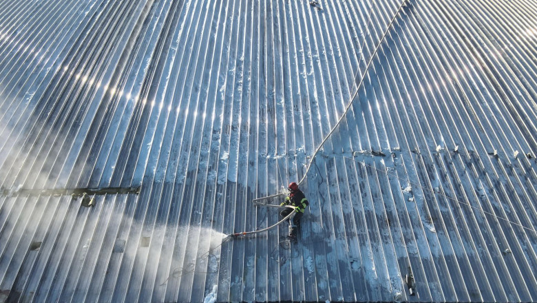 franta aloca 10 milioane de euro pentru repararea sarcofagului avariat dupa ce o drona ruseasca l a lovit in februarie 6824a3140e6d2