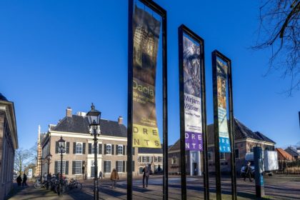 furtul tezaurului dacic din muzeul drents din olanda o masina galben stralucitor a fost folosita de suspecti 6814dcc8cabb1