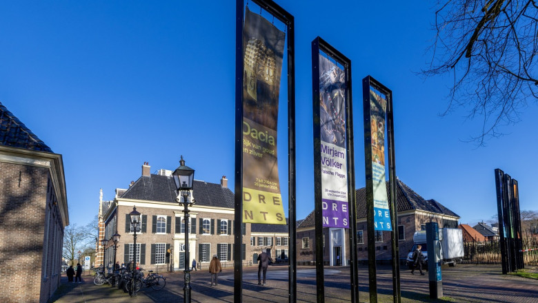 furtul tezaurului dacic din muzeul drents din olanda o masina galben stralucitor a fost folosita de suspecti 6814dcc8cabb1