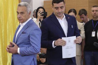 george simion a mers la vot insotit de calin georgescu presedintele aur am votat cu calin georgescu 68171b7905199