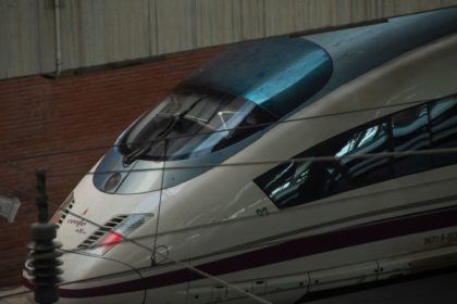 hotii de cupru au blocat o parte a retelei de trenuri de mare viteza din spania 6818abcd9018c