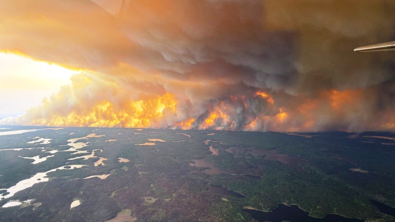 incendiile de vegetatie scapate de sub control din canada alunga mii de oameni din case avem nevoie de ploi 68394a9750d72