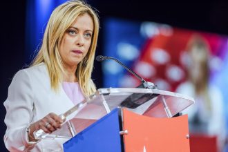 infrangere pentru giorgia meloni ambele femei din cuplurile de acelasi sex obtin statutul legal de parinti in italia 683028b21564b