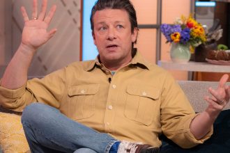 jamie oliver si a invatat copiii sa gateasca dar nu i a putut tine departe de mancarea nesanatoasa explicatiile celebrului bucatar 6822017c0e154
