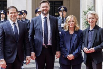jd vance s a intalnit cu ursula von der leyen si giorgia meloni la roma ce au discutat cei trei 682a0c4182588