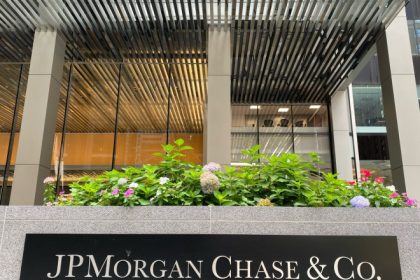 jpmorgan victoria lui nicusor dan reduce riscul politic o scadere a ratingului sub nivelul de investitii mai putin ingrijoratoare 682b3ddd29692