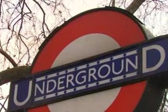 liniile de metrou din londra au fost suspendate din cauza unei pene de curent totul s a oprit 6822314d696ef