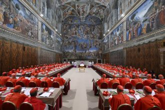 live videotext conclavul pentru alegerea viitorului papa ziua a ii a noi sesiuni de vot in timp ce catolicii din toata lumea asteapta fumul alb 681c43b4f1751