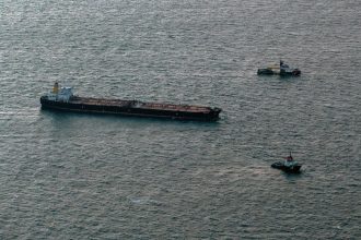 londra a impus noi sanctiuni flotei fantoma a rusiei pe care moscova o foloseste pentru export de petrol si gaze 681d99ec2cd9e