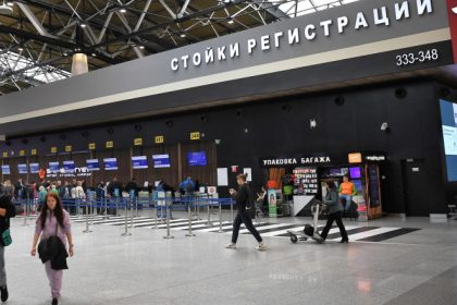 mai multe aeroporturi rusesti au fost inchise pe fondul atacurilor cu drone sute de zboruri anulate 681b47c636378