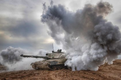 marea britanie a trimis in ucraina machete de arme pentru a i deruta pe rusi arata exact ca cele reale poti fi pacalit usor 68206d1724b2c