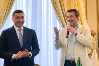 matteo salvini unul dintre liderii eurosceptici ai coalitiei de guvernare din italia il sustine pe george simion la prezidentiale 6824eced0690d