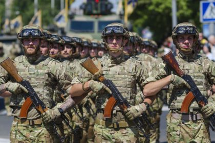 mii de tineri ucraineni aleg sa mearga in prima linie a frontului pentru bani stiu ca s ar putea sa nu ma mai intorc 6816e77aee834