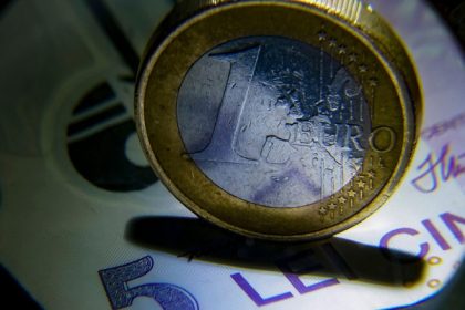 news alert euro atinge un nou maxim istoric 509 lei cursul valutar trece de pragul psihologic de 5 lei pentru un euro a doua zi la rand 681b371ec48ba