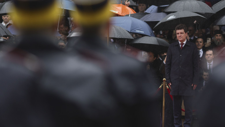 nicusor dan anunta ca va numi un director civil la sri presedintele propune si parlamentul aproba 683458469eb2a