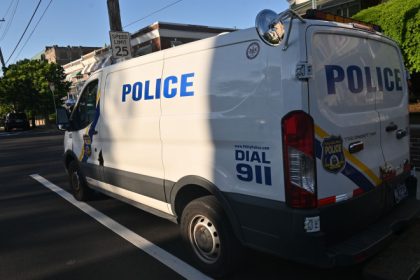 o femeie din texas a fost arestata dupa ce si a ajutat fiul sa planuiasca un atac armat la scoala 68264da5929e0