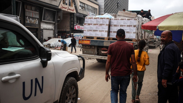 o suta de camioane cu ajutoare onu au intrat miercuri in gaza anunta israelul 682ec0f29c5d3