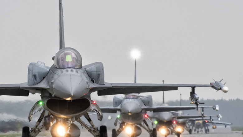 olanda a trimis ucrainei ultimul lot de avioane de lupta f 16 6834caa145356