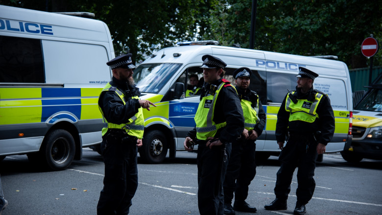 politia britanica anunta ca a arestat opt barbati suspecti de terorism dintre care sapte sunt iranieni 68172464d5afd