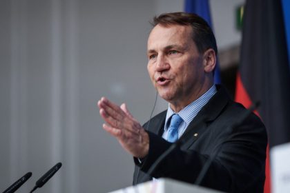 polonia s a razgandit si a retras consimtamantul pentru functionarea consulatului rusiei din cracovia 6821be74d3684