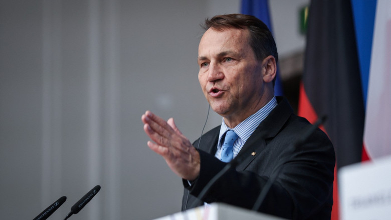 polonia s a razgandit si a retras consimtamantul pentru functionarea consulatului rusiei din cracovia 6821be74d3684