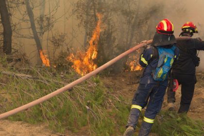 pompierii greci se antreneaza pentru stingerea incendiilor de vegetatie din acest sezon aproape 10 000 de incendii au fost anul trecut 682f280f51614