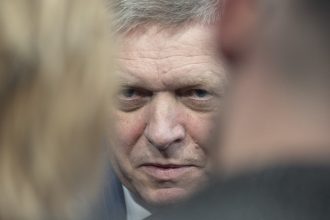 premierul slovac se plange ca zelenski ameninta delegatiile straine care vor sa mearga la moscova de ziua victoriei 681917995603d