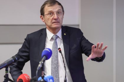 presedintele academiei romane este fundamentala mentinerea acestei tari si mentinerea acestui popor pe traiectoria lui europeana 6825b114568be