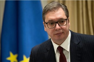 presedintele sarb aleksandar vucic a fost internat intr un spital militar din belgrad dupa revenirea din sua 681631cd17516