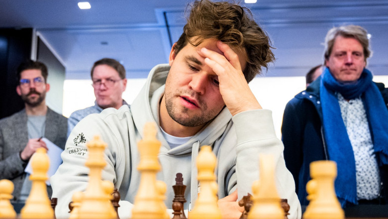 record de participanti la partida de sah magnus carlsen restul lumii cati sahisti s au unit sa l invinga pe fostul campion mondial 682d6c9f9fc62