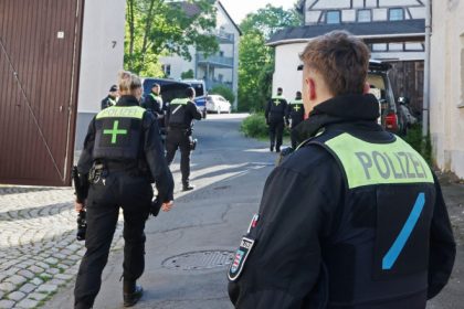 regatul germaniei a fost interzis de autoritati dupa o operatiune ampla este cea mai mare organizatie estremista din tara 6822fadeb760a