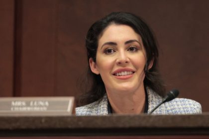 republicana anna paulina luna care a vizitat romania luna trecuta a anuntat pe cine sustine este pro america si pro maga 6826e4cf922b5