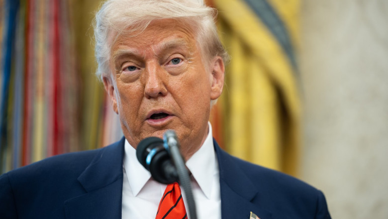 reteaua americana a posturilor de radio publice contesta in justitie decretul lui donald trump care suspenda finantarea ei 6835e766e2d78