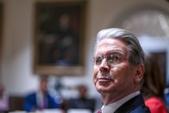 retrogradarea ratingului sua de catre moodys provoaca o unda de soc in randul investitorilor anuntul sefului trezoreriei sua 682acec5005d9