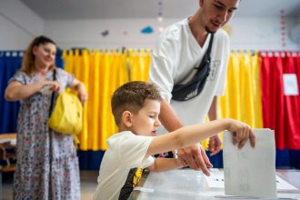 rezultate exit poll alegeri prezidentiale 2025 turul 1 george simion peste 30 doi candidati aproape la egalitate pentru locul 2 6817b181051ff