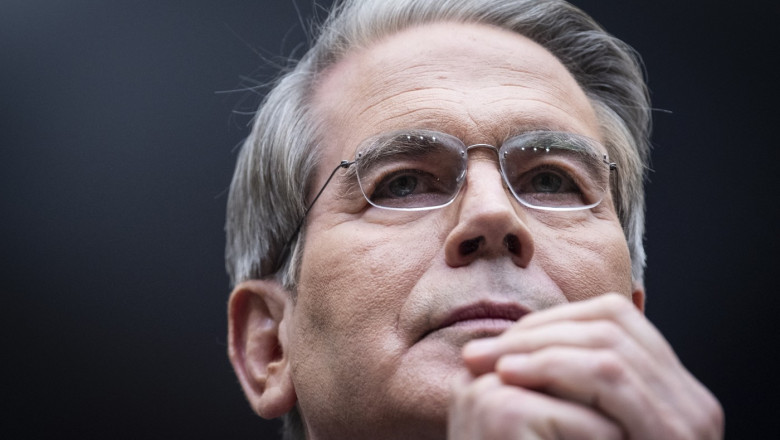 secretarul trezoreriei sua scott bessent este de acord ca vladimir putin este un criminal de razboi 681c66e1520e3