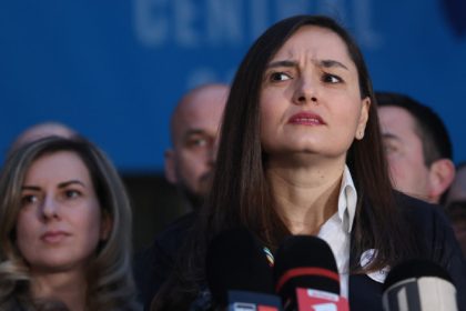 sefa pot anamaria gavrila ameninta jurnalistii sunteti o specie pe cale de disparitie abia astept sa va vad gone 681a29214682b