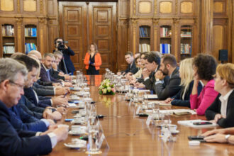 sindicatele daca discutiile de la cotroceni se poarta exclusiv cu mediul de afaceri propunerile vor fi in interesul capitalului 6839edf28cbda